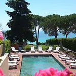 Hotel La Pinède 3*