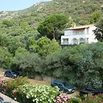 Hotel La Pinède 3*