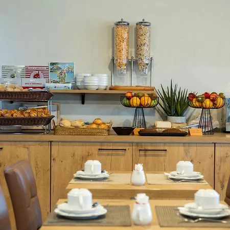 Отель La Pinede