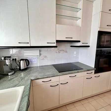 Отель La Pinede 3*