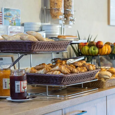 La Pinede 3* أجاكسيو