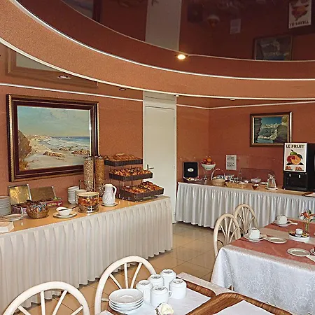 فندق La Pinede