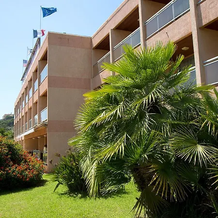 La Pinede فندق