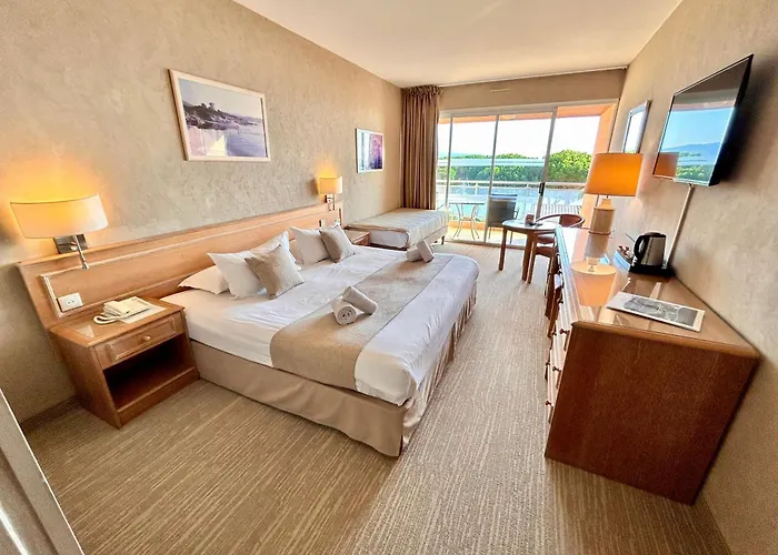La Pinede Hotel 3*